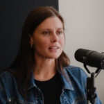 Camilla Lercke Odgaard i podcaststudiet til en samtale om kriseberedskab, kommunikation og ledelse.